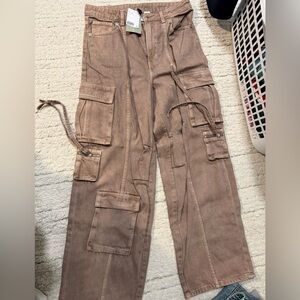 H&M - Women’s brown cargo denim